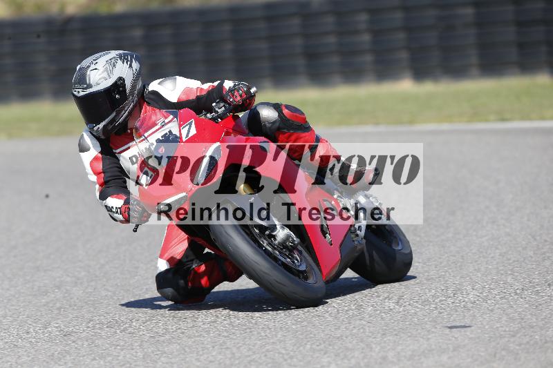 Archiv-2025/49 26.08.2025 Cornu Master School ADR/rot-rouge/27